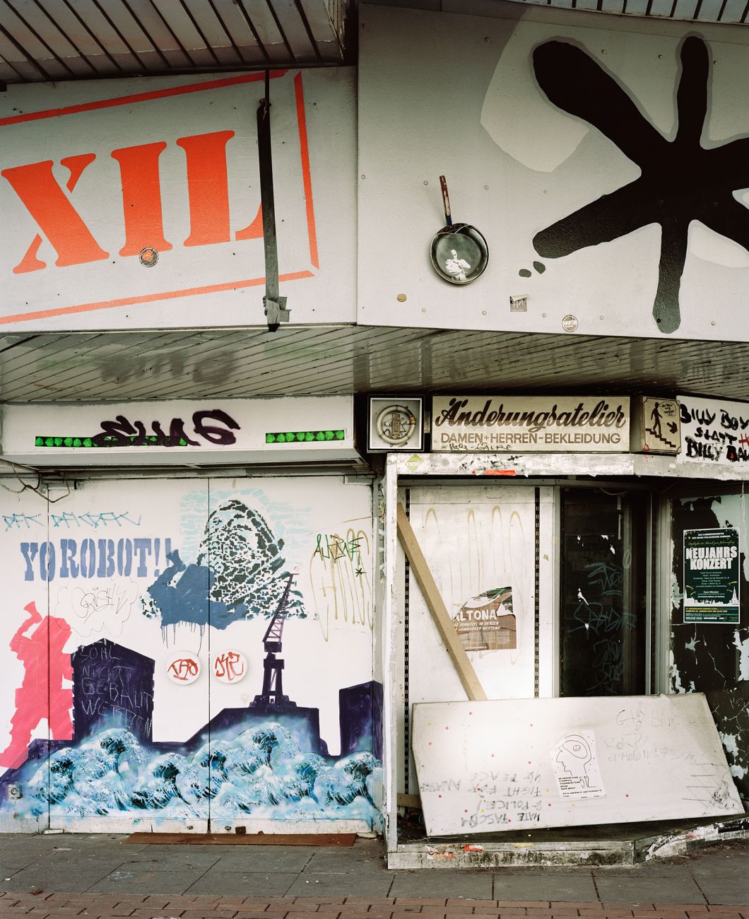 Die Große Bergstraße | Frappant-Gebäude  